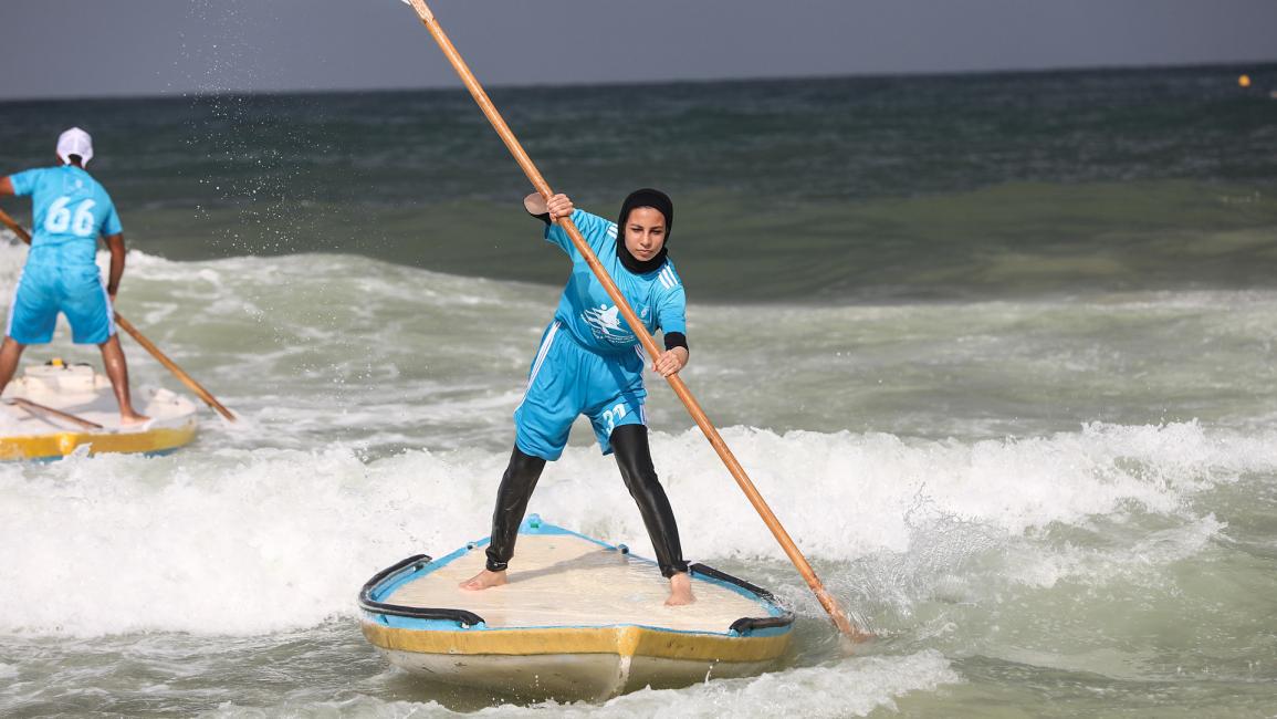 بقوارب الصيد.. بطولة محلية للشراع والتجديف بغزة