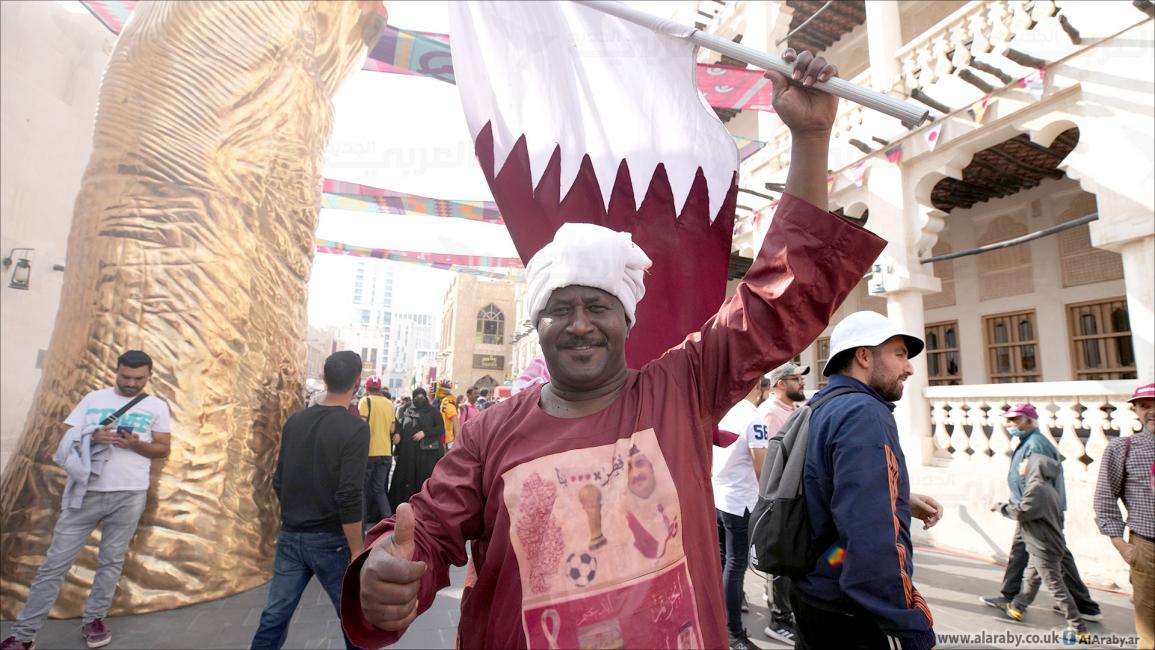 أجواء سوق واقف قبل مباراة نهائي كأس العالم في قطر (حسين بيضون/العربي الجديد)