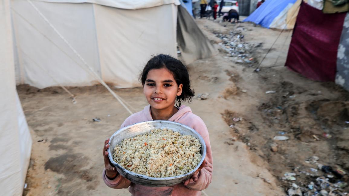 من خيمة إلى خيمة (مجدي فتحي/ Getty)