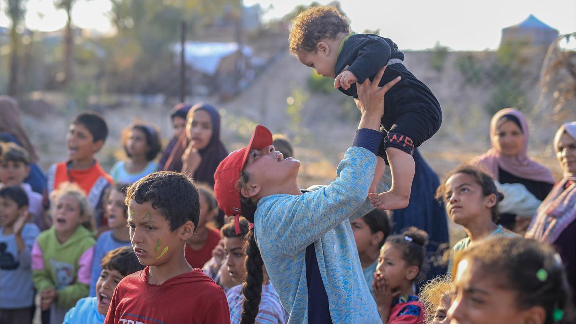 موسيقى وأغانٍ برفح.. أطفال يخترقون جدار الحرب بضحكات بريئة