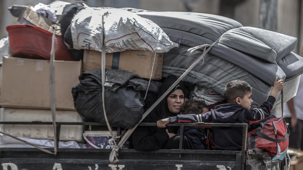 آلاف الفلسطينيين ينزحون من شرقي رفح إلى غربي قطاع غزة