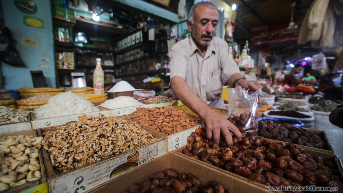 غزّة تودّع رمضان وتشتري المفرقعات