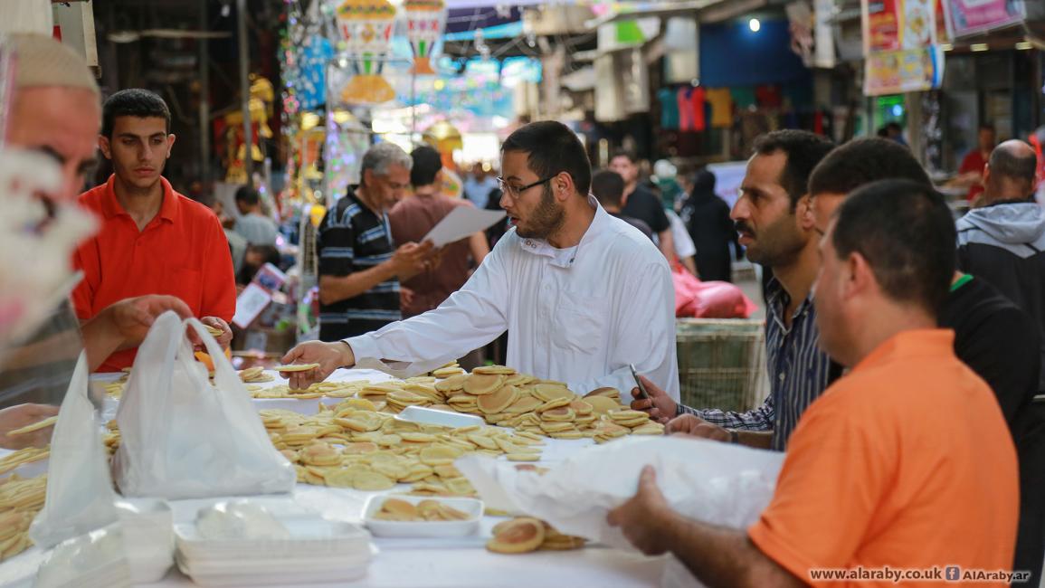 غزّة تودّع رمضان وتشتري المفرقعات