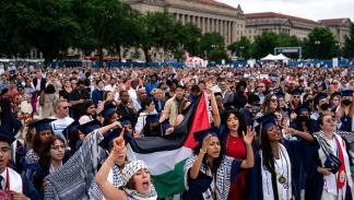 طلاب جامعة جورج واشنطن يتظاهرون تضامنا مع غزة  19 مايو 2024 (Getty)