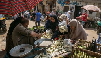 الفساد يحاصر الاقتصاد المصري والغلاء يطحن المواطن (getty)