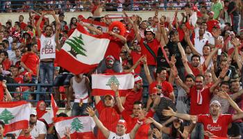 صورة لجماهير منتخب لبنان في المدينة الرياضية ببيروت عام 2012 (أنور عمرو/فرانس برس)