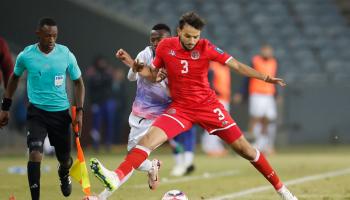 ظهر الطالبي مع منتخب تونس بجنوب أفريقيا أمس الأحد (فيل ماكجكو/Getty)