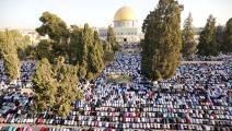 عشرات آلاف الفلسطينيين يؤدون صلاة العيد في المسجد الأقصى